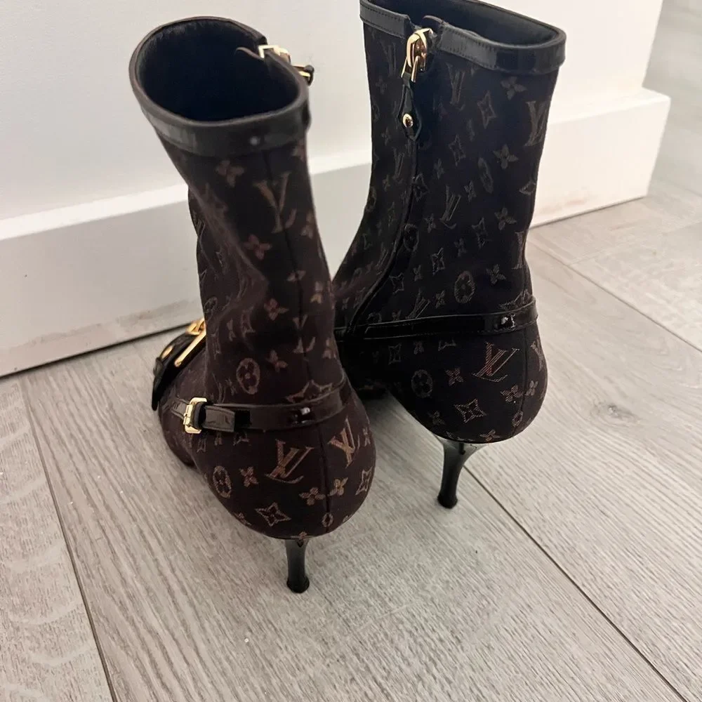 Louis Vuitton step out